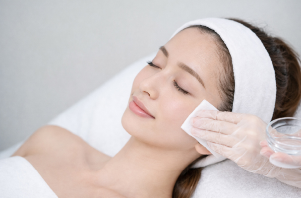 ピーリング剤の拭き取り